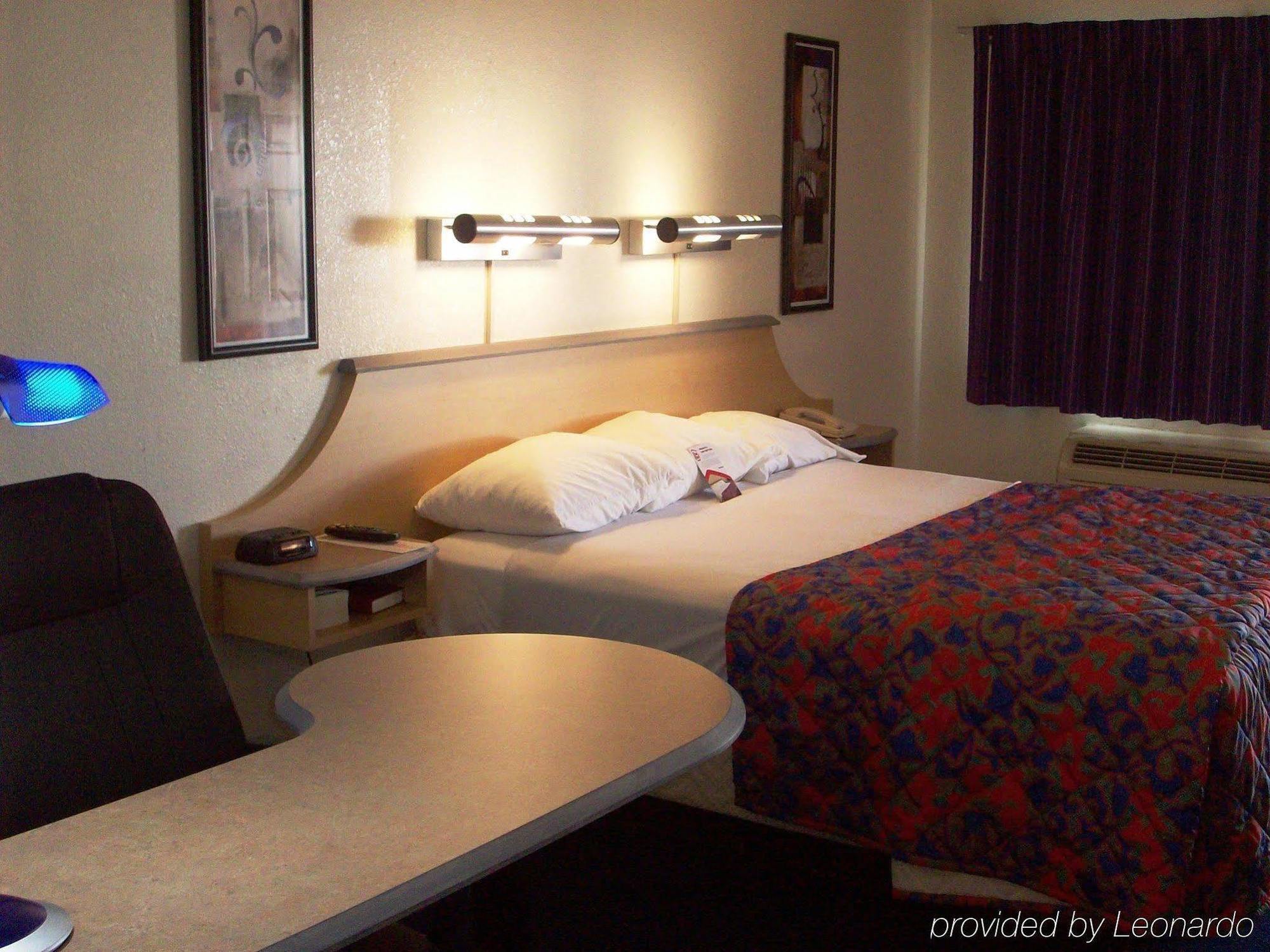 Rodeway Inn & Suites Thousand Palms - Rancho Mirage Zimmer foto